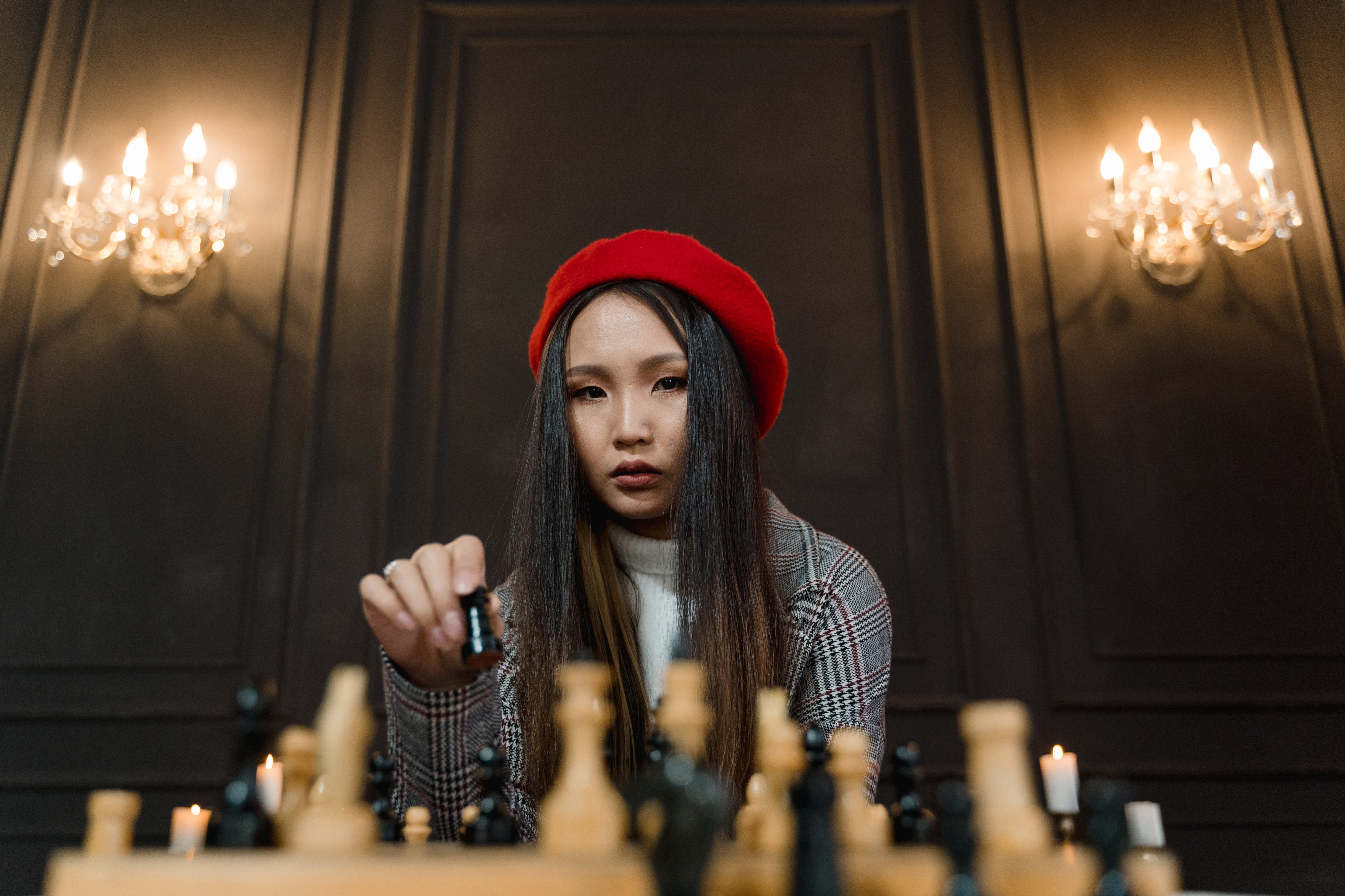 girl-chess